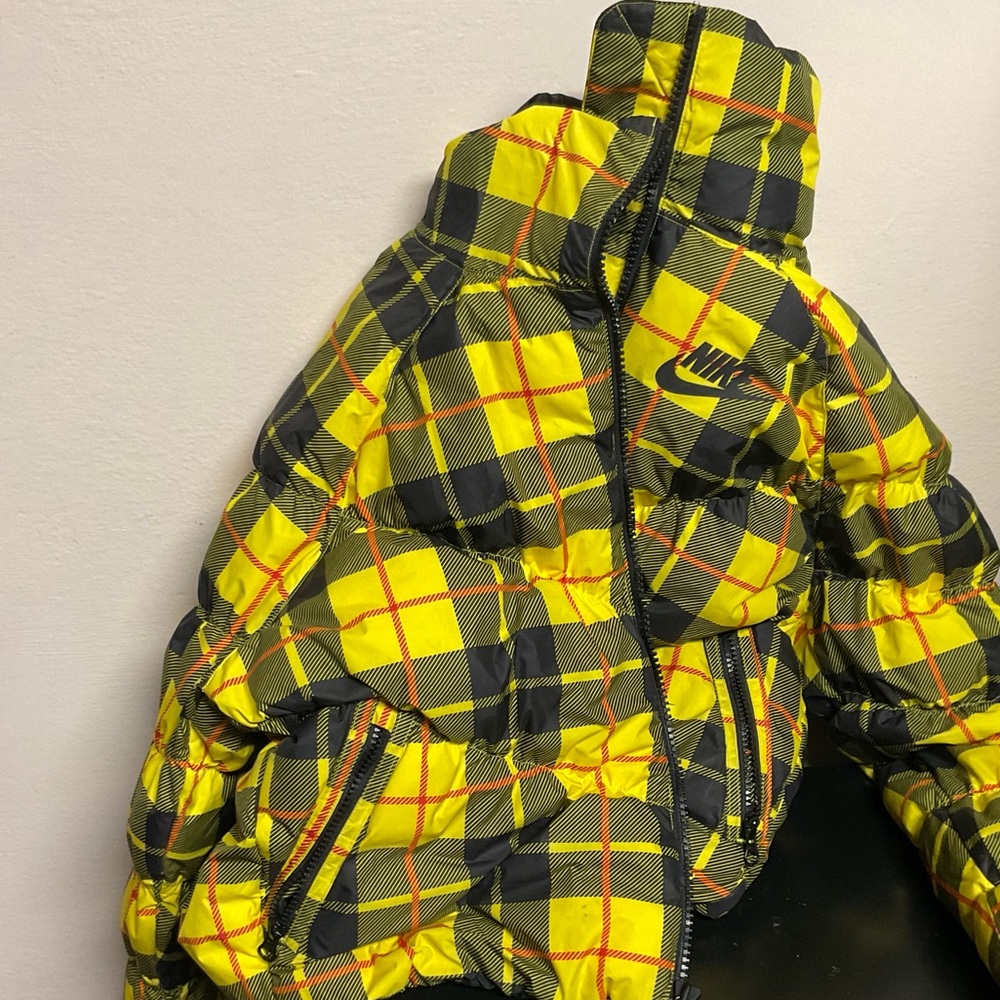 Nike winter puffer jacket,almost new ,size s